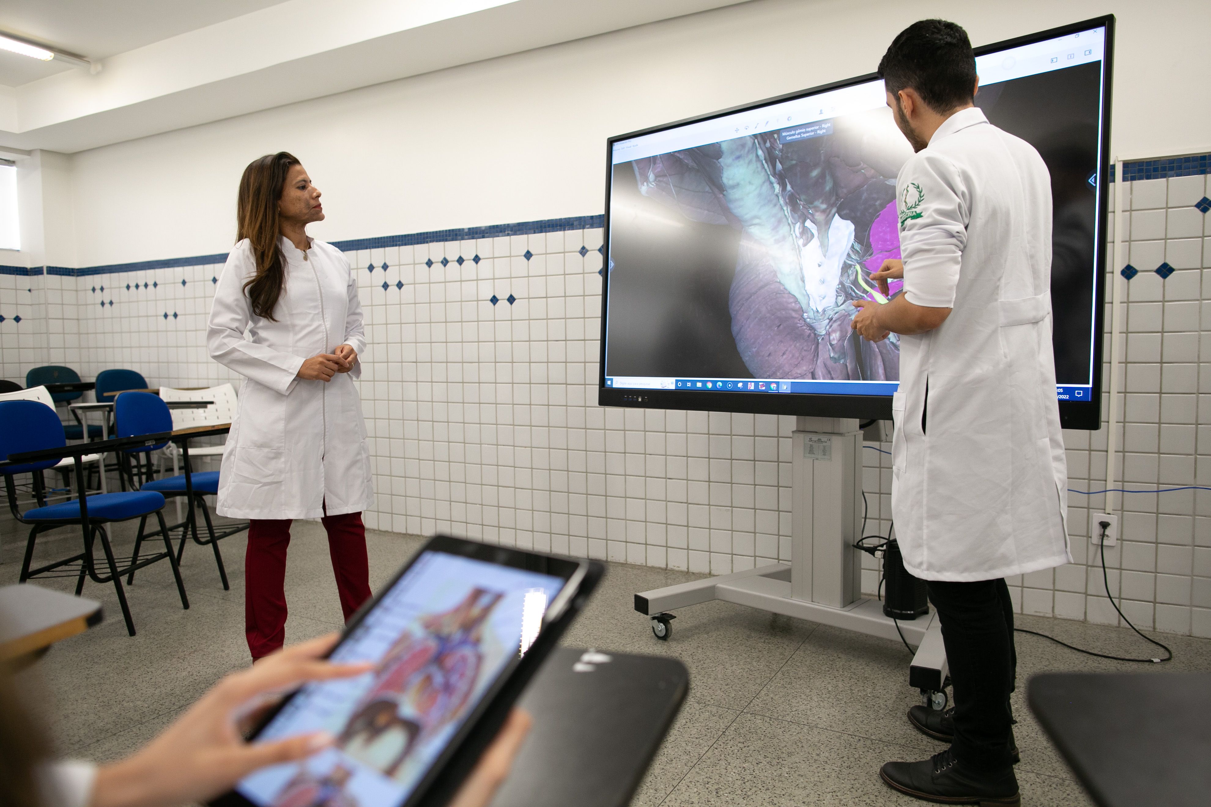 IDOMED e Alume: parceria que apoia futuros médicos desde a graduação