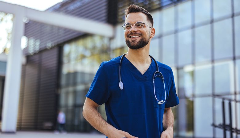 O que faz um médico intensivista? Conheça a carreira em cuidados intensivos