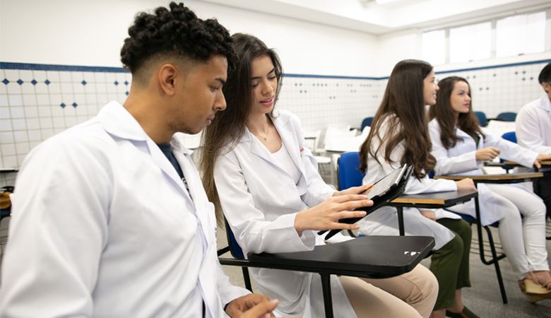 Medicina ENEM: É Possível Passar com 700 Pontos?