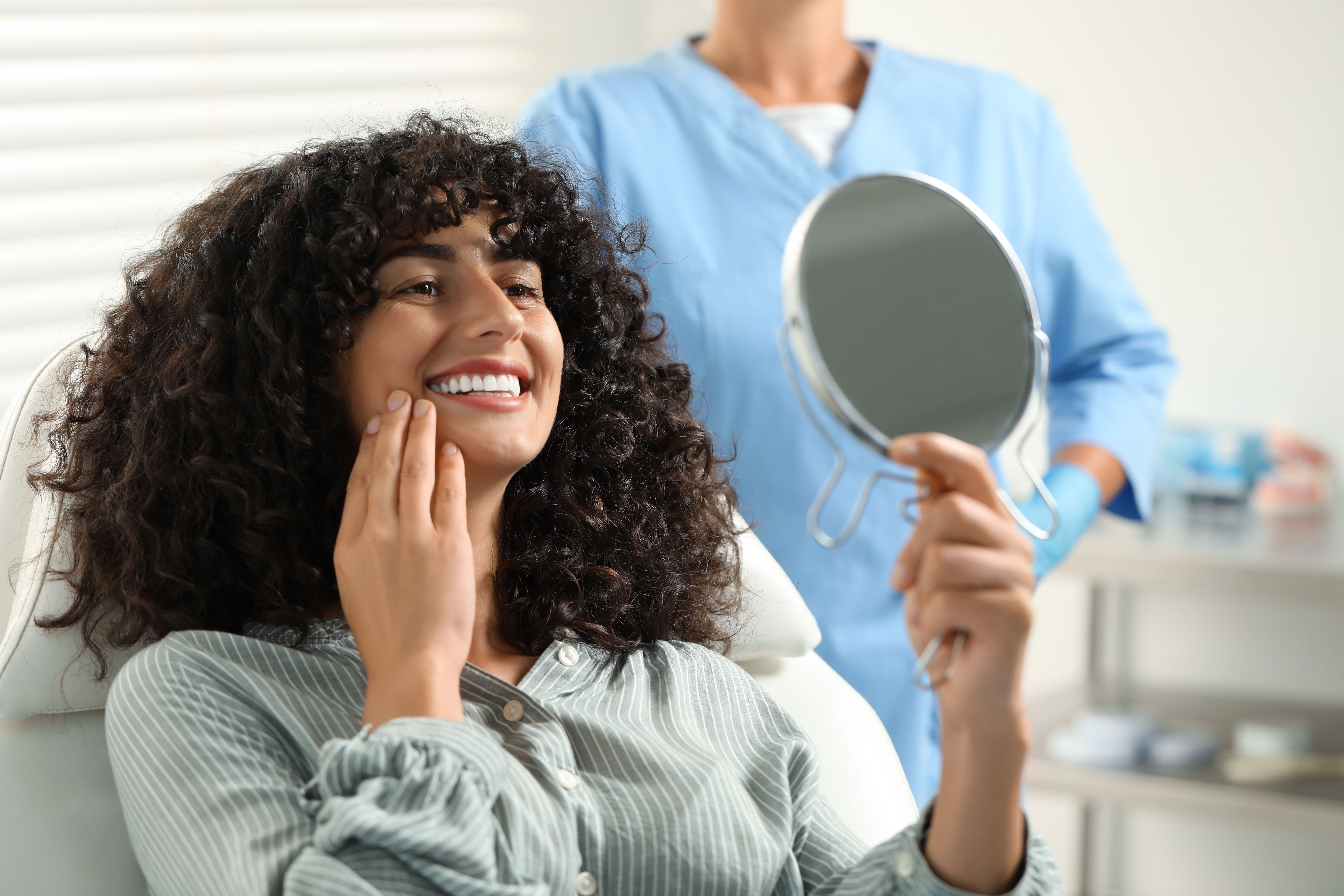 Clareamento dental: tipos, qual escolher e cuidados essenciais