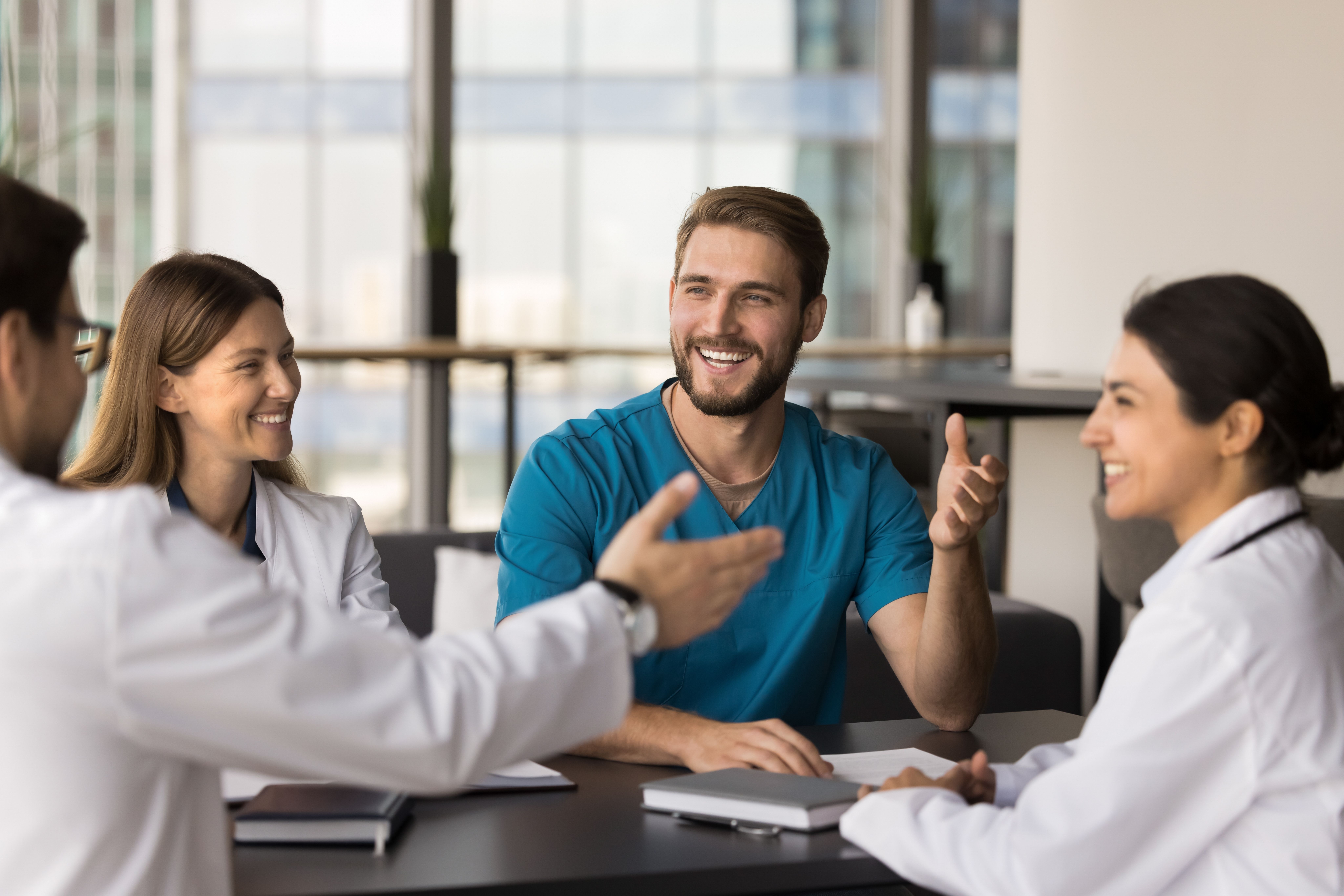 Cursos de Aperfeiçoamento Médico: evolua na carreira com flexibilidade e propósito