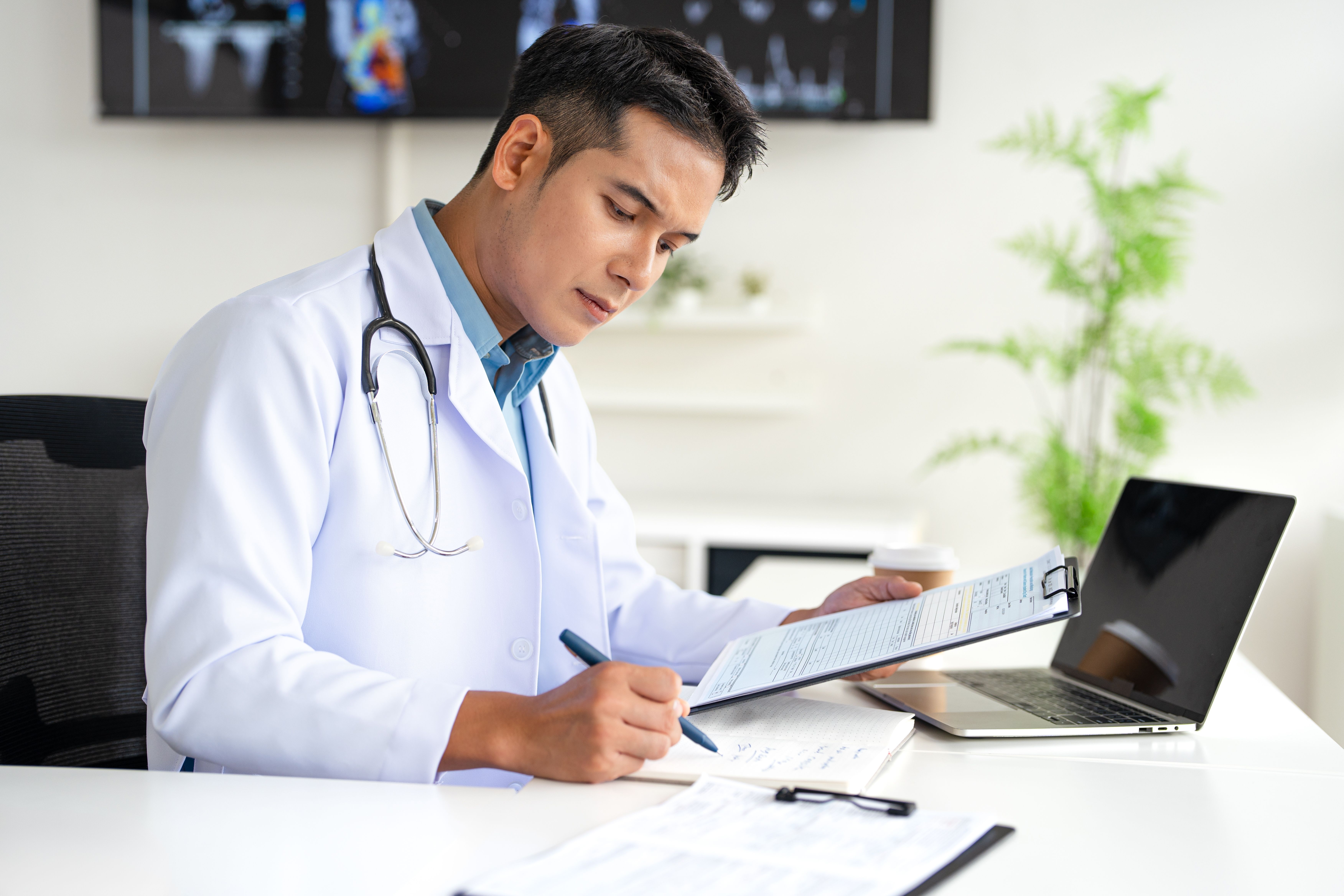 Gestão de Consultório para Quem Está Começando: TUSS, CBHPM e Glosas em um Só Guia