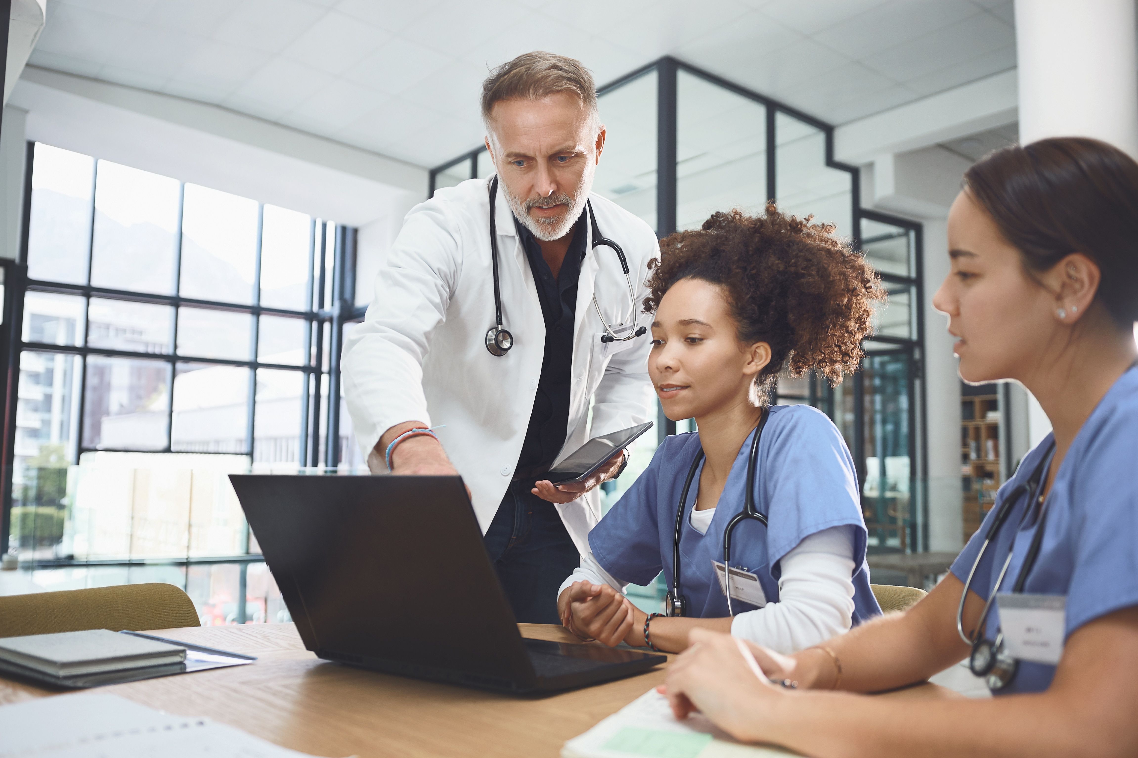 Surgbook do IDOMED ganha nova fase: um ecossistema completo de educação cirúrgica