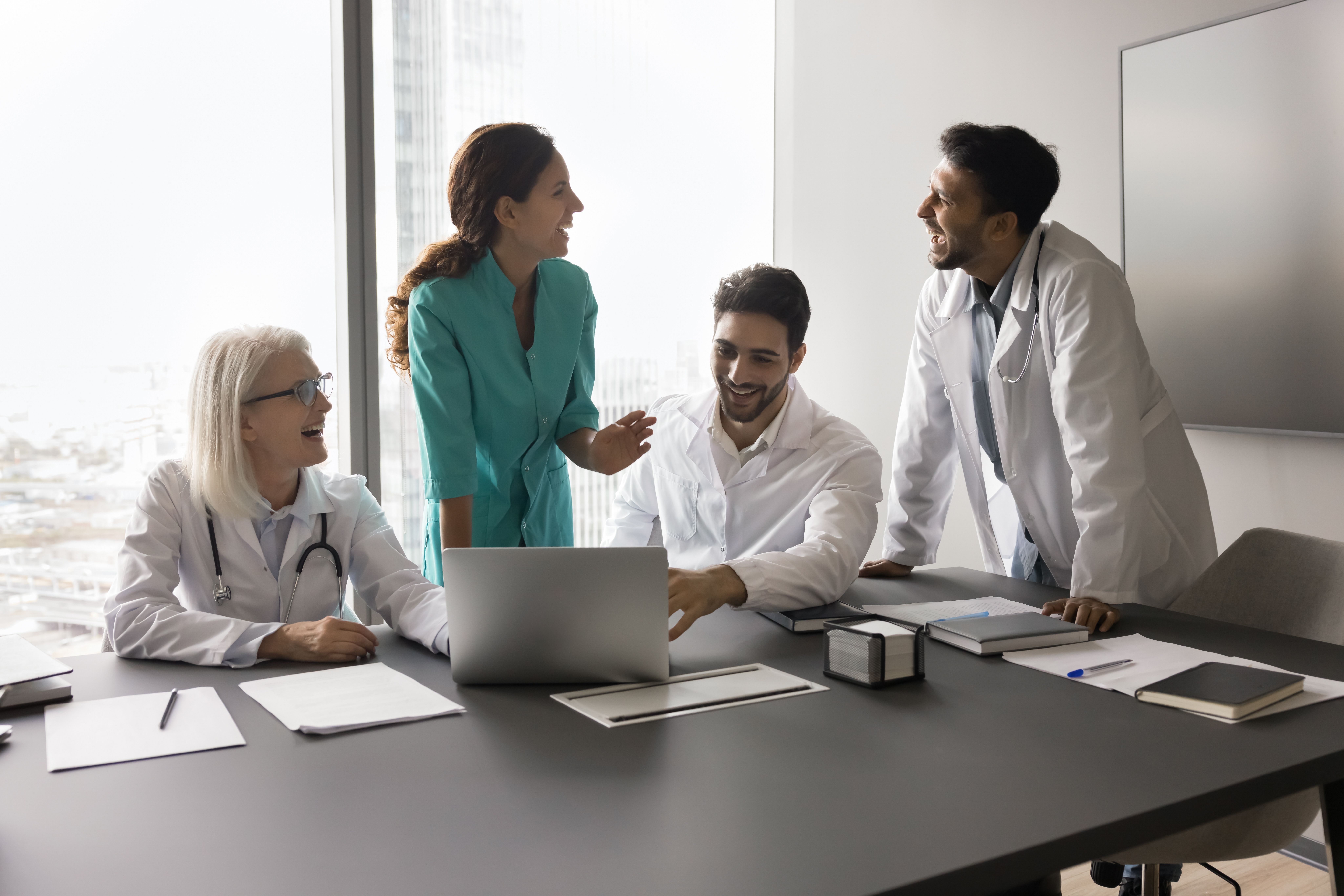 Residência Médica x Fellowship: quais são as diferenças e qual caminho escolher?