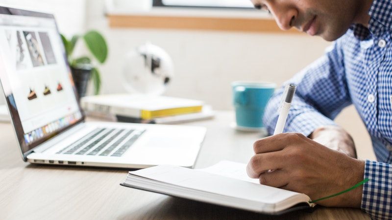Quer entrar com o pé direito no mercado de trabalho?
