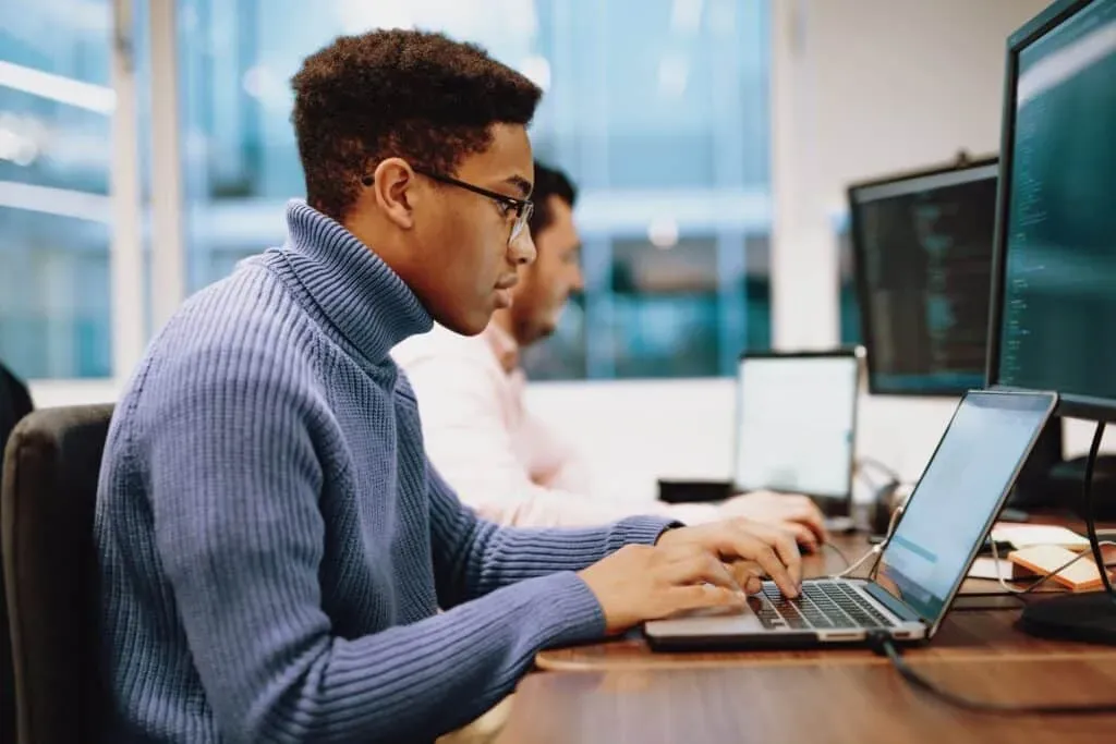 Como é o curso de Desenvolvedor Full Stack? Entenda mais